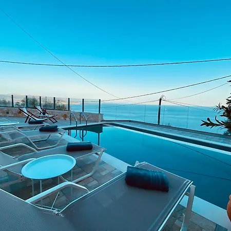 Sofias Retreat Nissaki Feriehus *