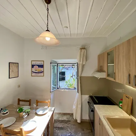 Sofias Retreat Nissaki Katávolos